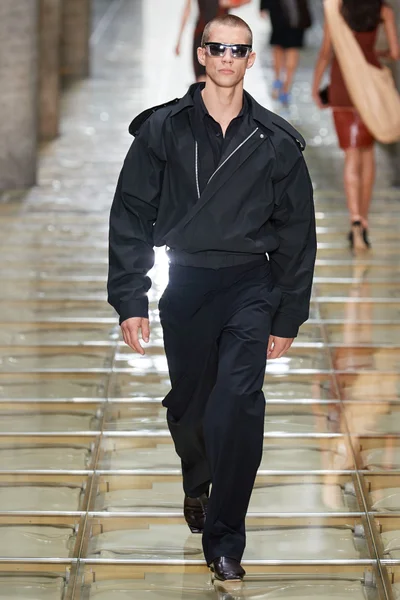Look 43